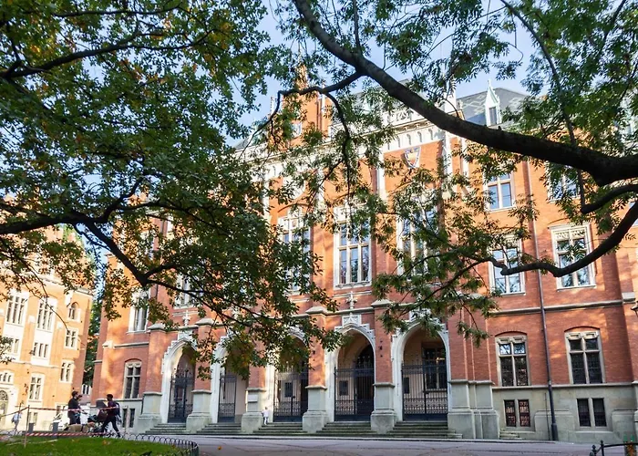 Nola Apartments